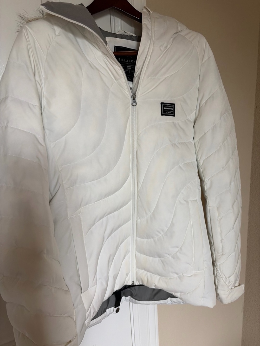 Billabong Women's White Quilted Hooded Puffer Jacket
